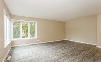 1464 Deerfield Rd in Deerfield, IL - Building Photo - Building Photo