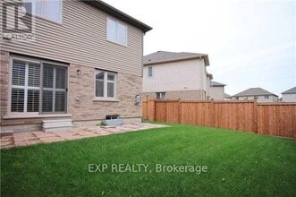 134 Westbank Trail in Hamilton, ON - Building Photo - Building Photo