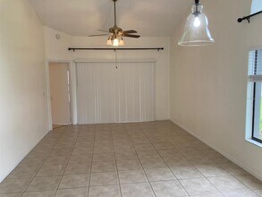 88 Lakepointe Cir in Kissimmee, FL - Building Photo - Building Photo