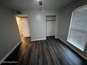 5505 Baywood Dr in Louisville, KY - Building Photo - Building Photo