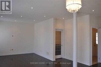 17 Philips Lake Ct in Richmond Hill, ON - Building Photo - Building Photo