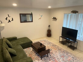 13754 Mango Dr, Unit 202 in Del Mar, CA - Building Photo