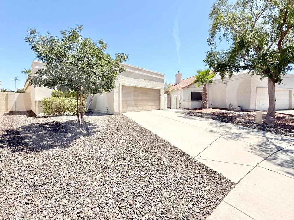 537 S Danyell Dr in Chandler, AZ - Foto de edificio