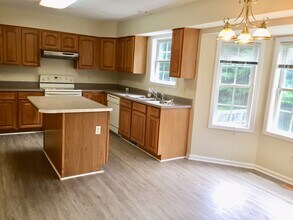 1692 Oriole Dr in Blacksburg, VA - Building Photo - Building Photo