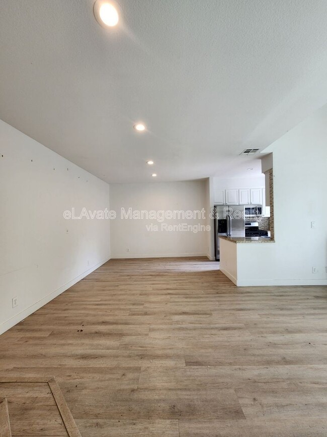 14625 Dickens St in Los Angeles, CA - Building Photo - Building Photo
