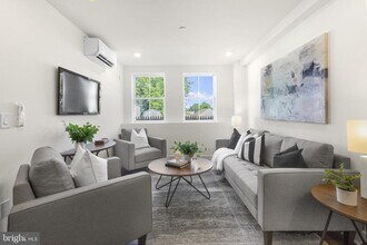 7037 Ridge Ave in Philadelphia, PA - Building Photo - Building Photo