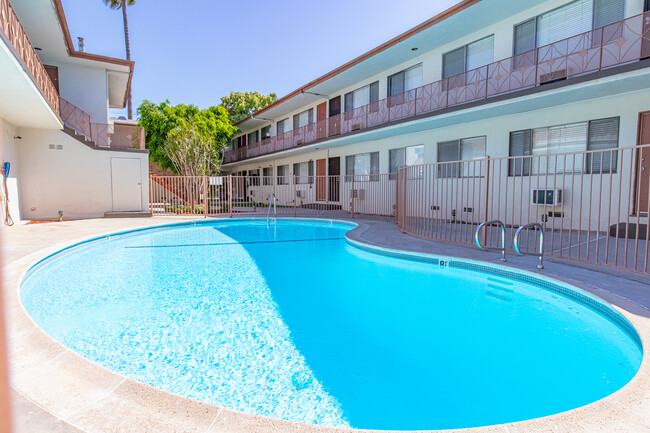 Sherman Way Apartments in Reseda, CA - Building Photo - Building Photo