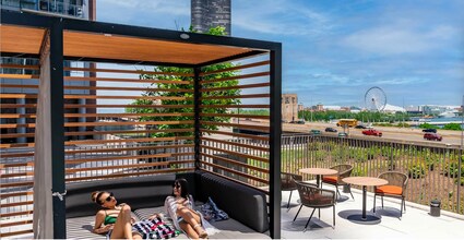 450 E Waterside Dr, Unit 1501 in Chicago, IL - Building Photo - Building Photo