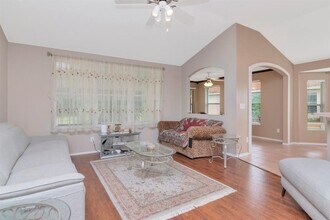 314 Fountainview Cir in Oldsmar, FL - Building Photo - Building Photo
