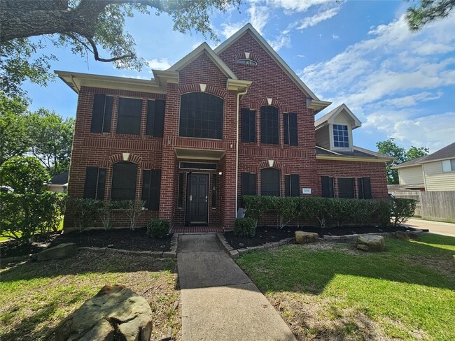 property at 3709 Pinehurst Dr