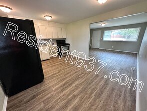 5845 Beecham Dr in Dayton, OH - Building Photo - Building Photo
