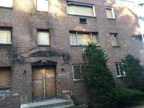 Bell Court Condos in East Hartford, CT - Foto de edificio - Building Photo