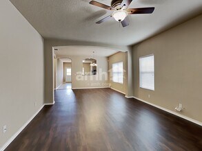 5707 Sendero Spring in San Antonio, TX - Building Photo - Building Photo