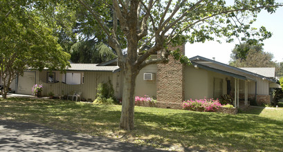 5th St. Garden Apartments in Concord, CA - Building Photo - Building Photo