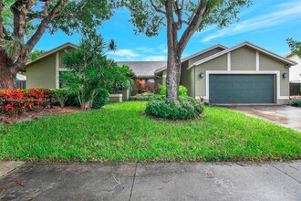 710 Bluebird Ln in Plantation, FL - Building Photo - Building Photo