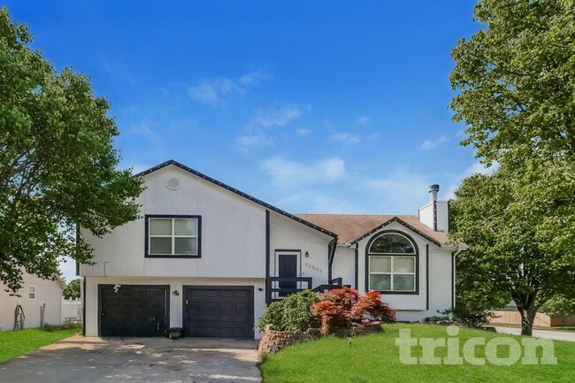 property at 32593 W 172nd Terrace