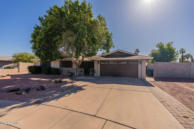 4021 S Holbrook Ln in Tempe, AZ - Building Photo - Building Photo