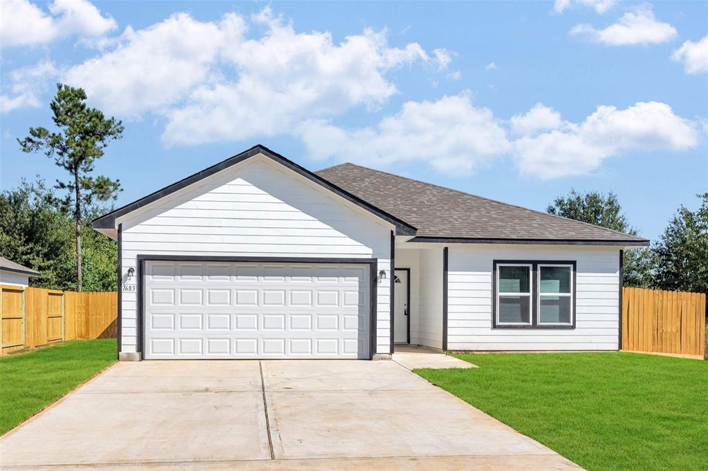 1683 Rd 3556 in Cleveland, TX - Building Photo