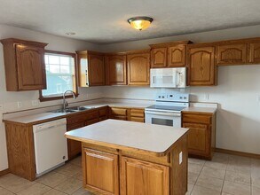 414 S Sarah Ave in Republic, MO - Building Photo - Building Photo
