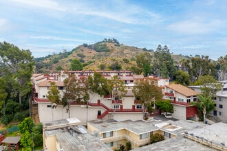 1523 E Windsor Rd in Glendale, CA - Foto de edificio - Building Photo