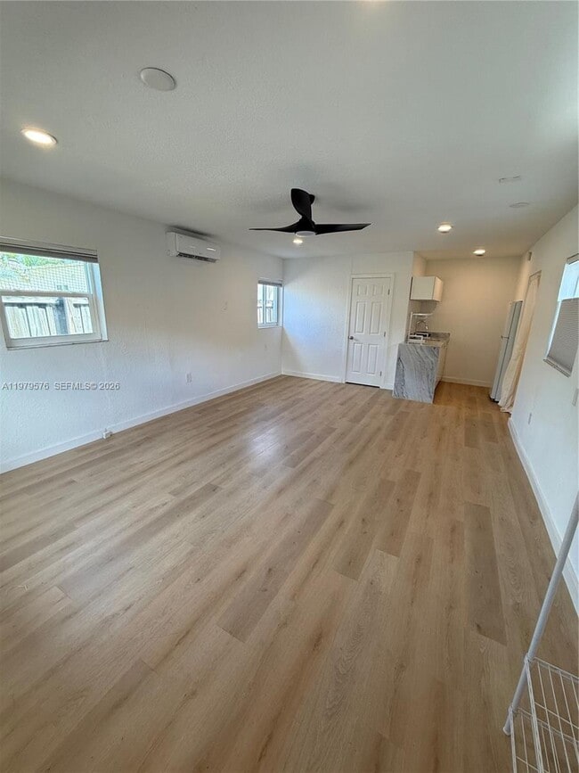 2421 SW 26th Terrace in Miami, FL - Building Photo - Building Photo