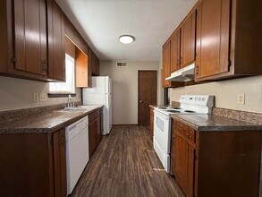 1411 Lazy Brook in Tallahassee, FL - Foto de edificio - Building Photo