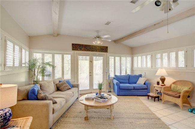 property at 913 Mallery St