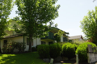 26524 NE Allen Ct, Unit 3 in Duvall, WA - Building Photo - Building Photo