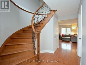6097 Douguy Blvd in Mississauga, ON - Building Photo - Building Photo