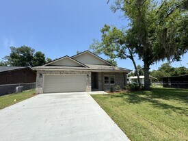 4573 Cedar St in Panama City, FL - Building Photo