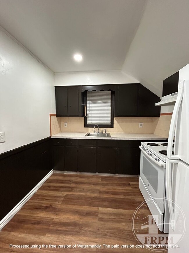 64 Eddy St in Fall River, MA - Building Photo - Building Photo