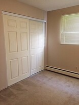2515-2517 17 St SW in Calgary, AB - Building Photo