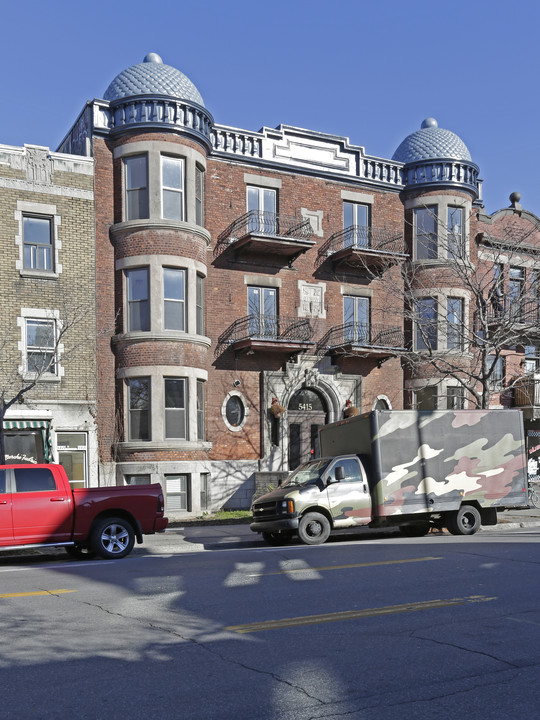 5415 du Parc in Montréal, QC - Building Photo