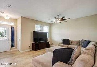 459 Vineyard Ln in Orange Park, FL - Building Photo - Building Photo