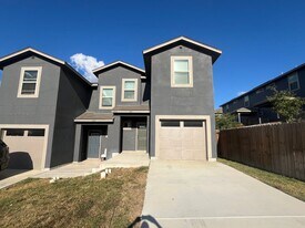 13910 ANNA'S Way in San Antonio, TX - Building Photo