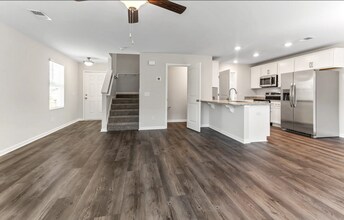 104 Monarchos St in Bloomingdale, GA - Building Photo - Building Photo