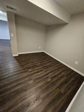 14202 Eagle Button Ct, Unit Basement Unit in Centreville, VA - Foto de edificio - Building Photo