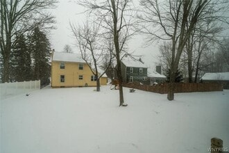 383 S Ellicott Creek Rd in Buffalo, NY - Building Photo - Building Photo