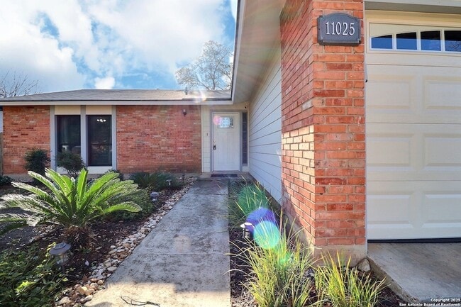 11025 White Sands St in Live Oak, TX - Building Photo - Building Photo