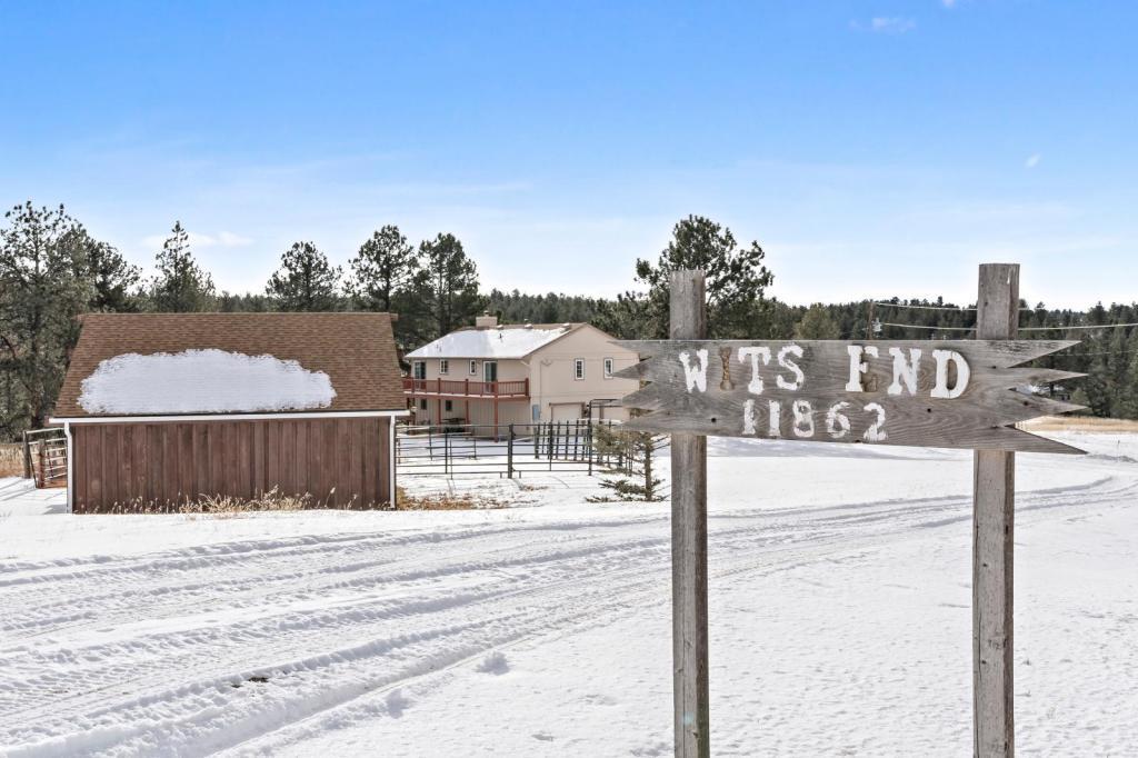 11862 Elkhorn Dr in Franktown, CO - Building Photo