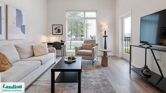 5256 International Dr, Unit 112 in Orlando, FL - Building Photo