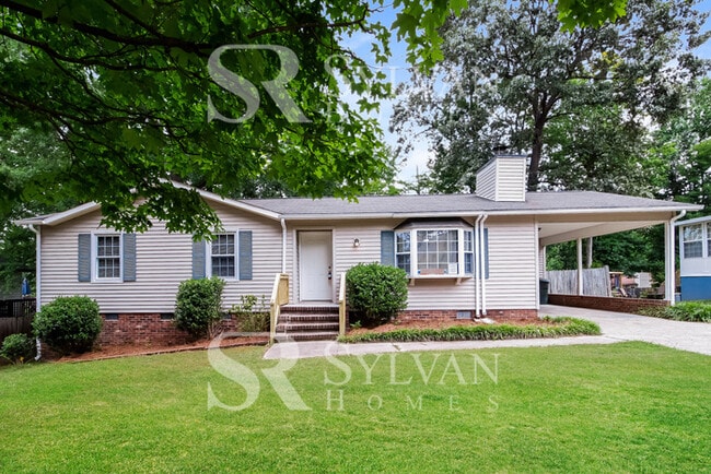 1406 Cliffwood Dr in Greensboro, NC - Building Photo - Building Photo