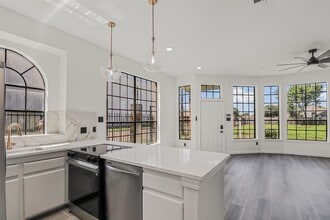 8888 Benning Dr in Houston, TX - Building Photo - Building Photo