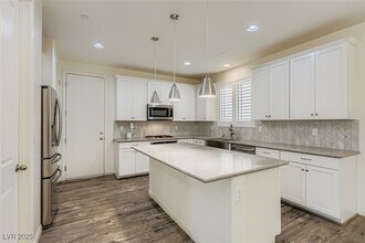 340 Mezzaforte St in Henderson, NV - Building Photo - Building Photo