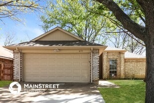 6111 Inks Lake Dr in Arlington, TX - Building Photo