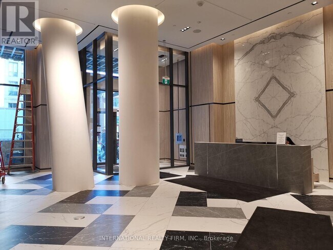 395-4395 Bloor St E in Toronto, ON - Building Photo - Building Photo