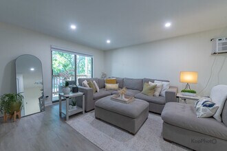 6612 W 64th Pl in Chicago, IL - Building Photo - Building Photo