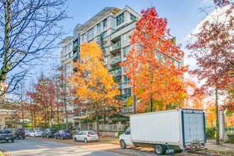 Quayside in Vancouver, BC - Building Photo - Building Photo