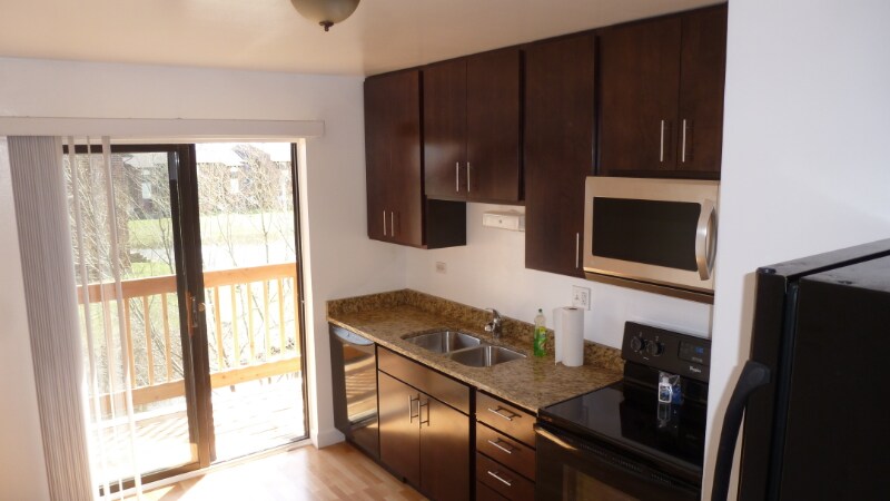 1851 N Green Ln N in Palatine, IL - Building Photo