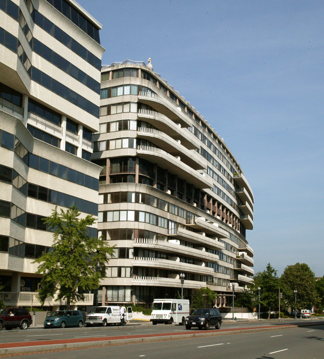 Watergate West Residences in Washington, DC - Building Photo